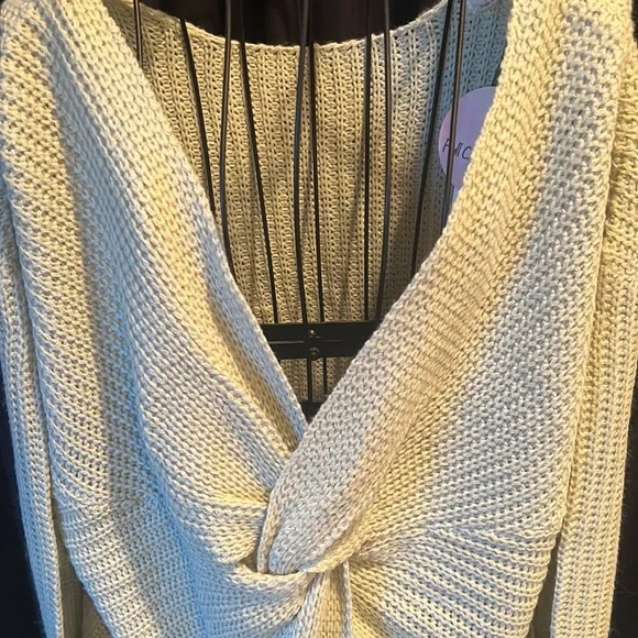 Full Circle Trends sweater - Picture 3 of 9